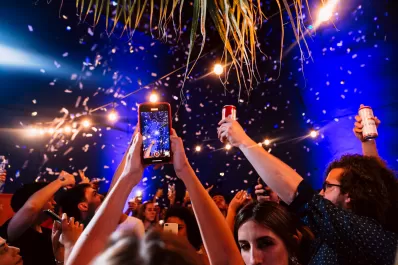 Con las burgers que te hacen muy feliz, llegó Ruddys a Barrio Norte