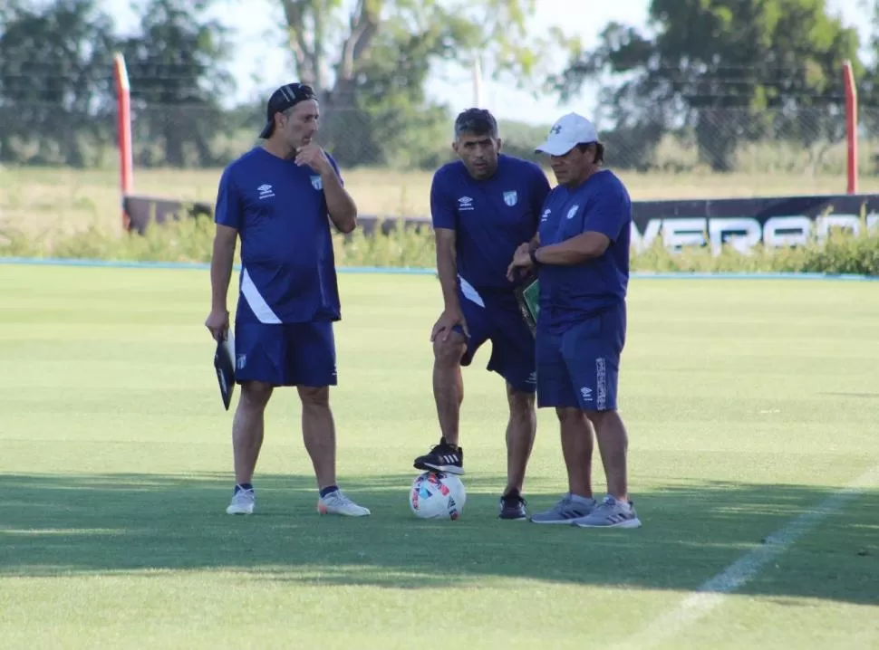 DUDAS. Fontana, Anastacio y Vega piensan en el “11” para enfrentar a Colón. 