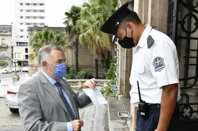 Gobierno y abogados chocan por el pase sanitario