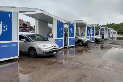 Vacunación en Tucumán: Pese a la lluvia, destacan la importante concurrencia a los nodos