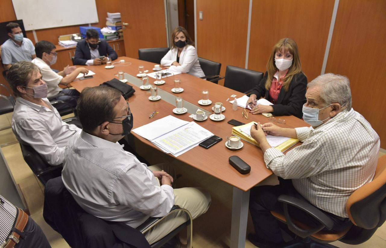 HACIENDA Y PRESUPUESTO. El oficialista Juan Antonio Ruiz Olivares presidió la reunión. Foto: Prensa HLT