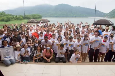 En El Cadillal, se realizó una nueva edición del Nadando por la Inclusión