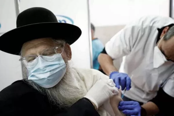 Covid-19: Israel evalúa aplicar una cuarta dosis a las personas con inmunodeficiencias