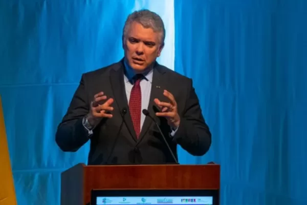 Un tribunal le ordenó cinco días de arresto domiciliario al presidente de Colombia