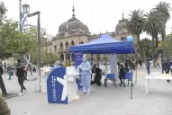 Covid-19: ¿Hasta cuándo podés acceder a la vacunación y a los testeos en la plaza Independencia?