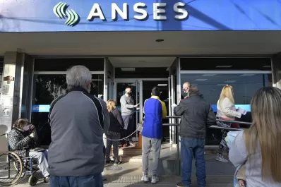 Jubilaciones, pensiones, AUH y otros programas de Anses: ¿quiénes cobran hoy?