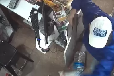 Atraparon al posible autor de los violentos robos en dos locales del centro de la capital