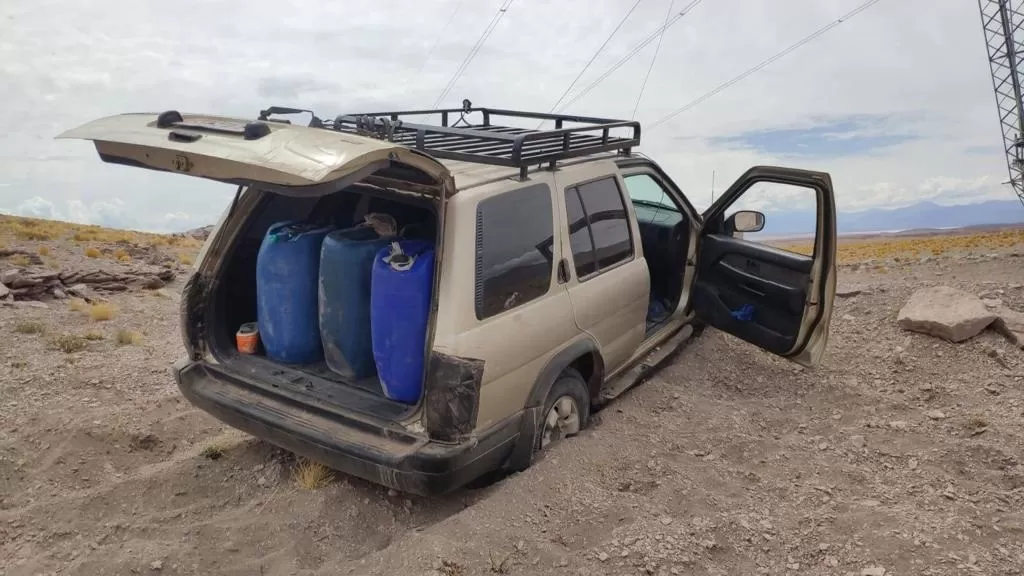 UNO DE LOS VEHÍCULOS ABANDONADOS