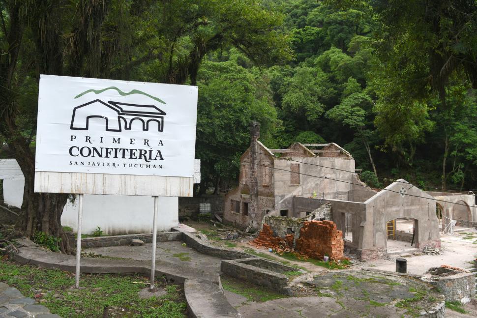 UN DESCANSO EN LA MITAD DEL CERRO. La Primera Confitería, concesionada hace poco, está en plena reconstrucción. 