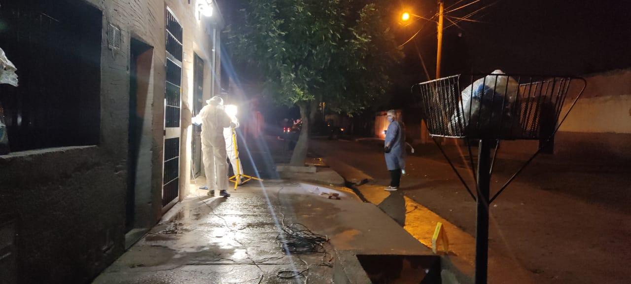 Un hombre fue acribillado en la puerta de su casa en el barrio Alejandro Heredia