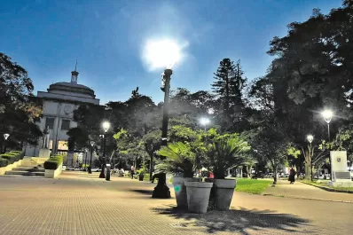 Plaza Yrigoyen: nueva iluminación, más eficiente y amigable con el ambiente