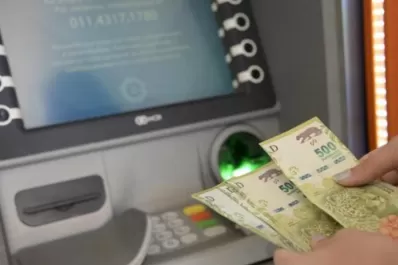 Tucumán: Una sucursal bancaria para jubilados no atiende por caja, tras activarse el protocolo