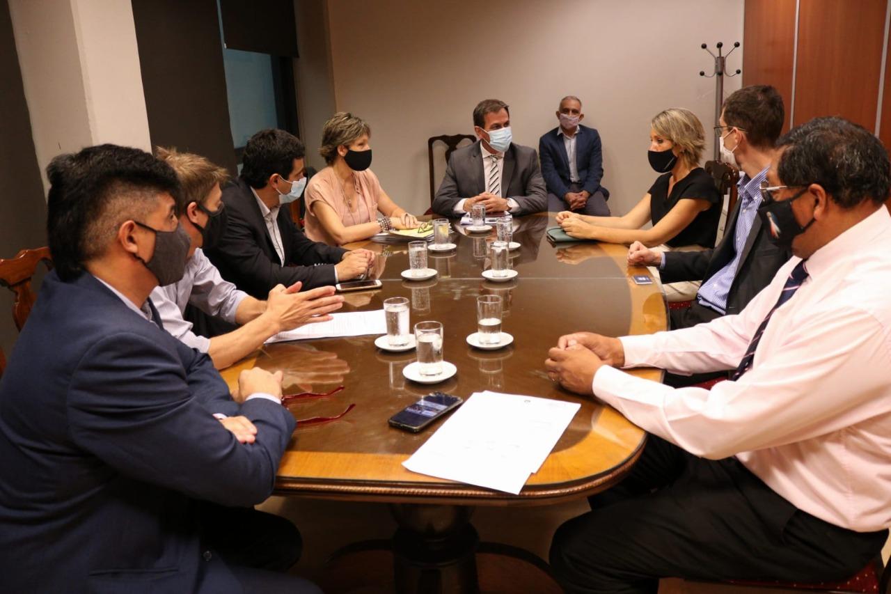 REUNIÓN EN LA LEGISLATURA. La comisión de Turismo analizó el proyecto del Museo del Vino. Foto: Prensa HLT