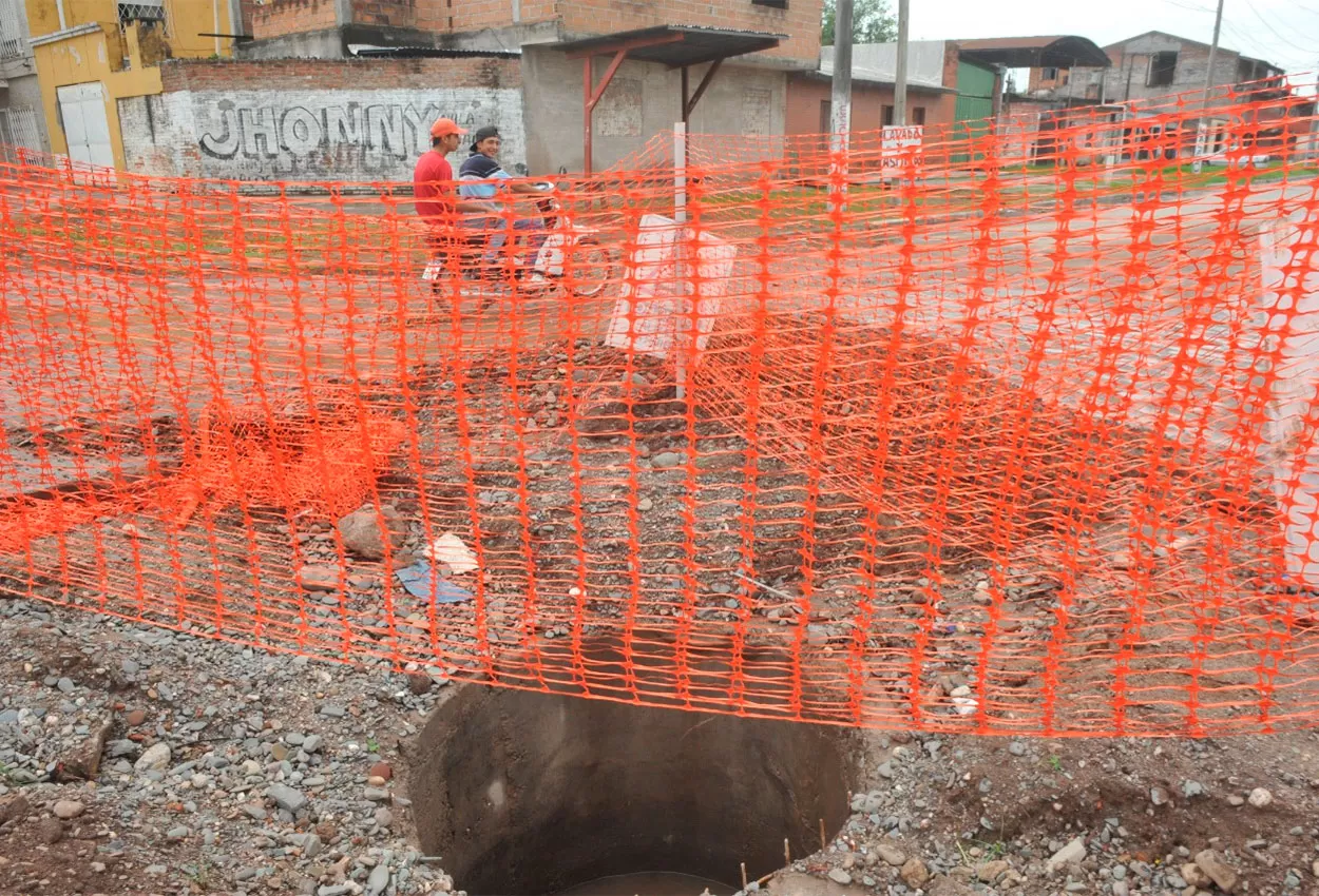 EN ZONA SUR. La obra que generó los problemas, en Américo Vespucio y Buenos Aires.