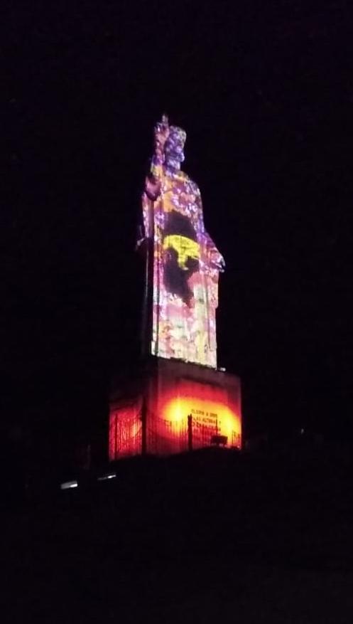 TURISMO. Un remozado Cristo ya bendice el Gran San Miguel de Tucumán.