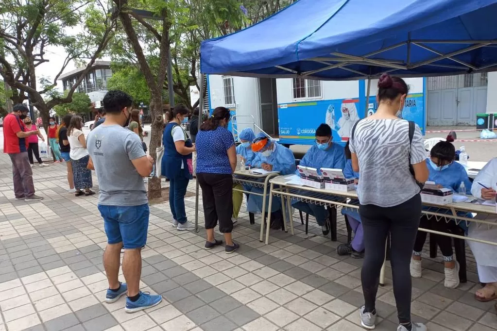 Testeos en Córdoba, una de las provincias con mayor contagio de covid. Gentileza  La Voz