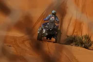 Puños en alto en el Dakar