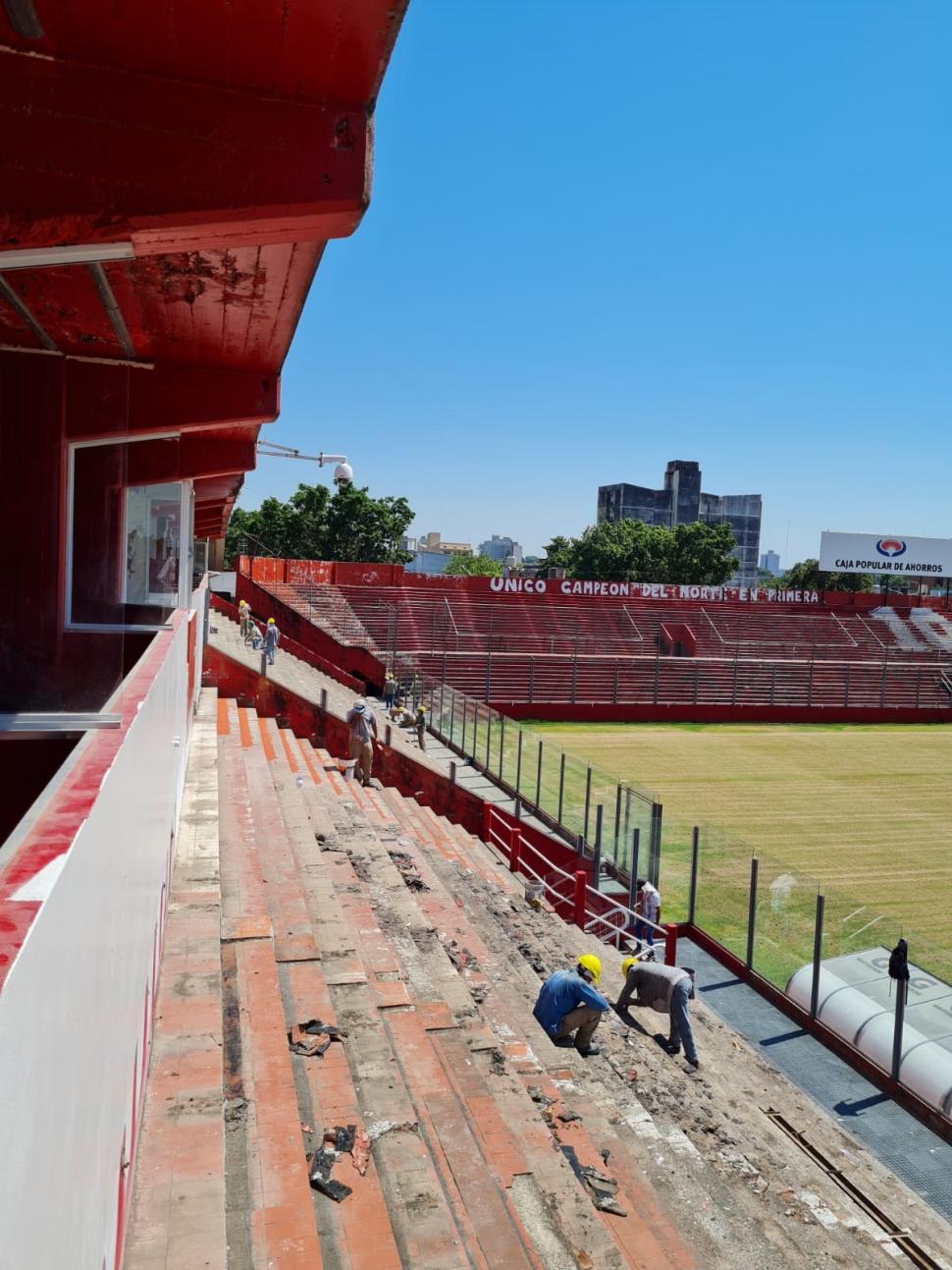 ARREGLOS. Las plateas, excepto la del sector sur, fueron remozadas en su totalidad para brindarle mayor comodidad a los socios a la vuelta del torneo, en febrero.