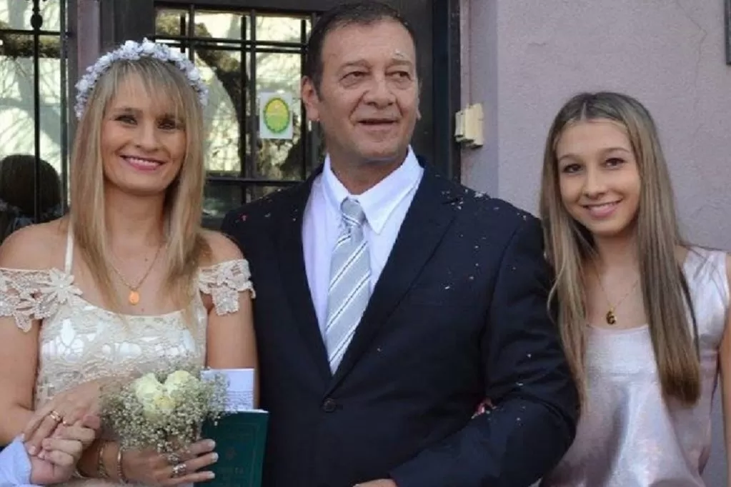 ANTES DEL CRIMEN. El matrimonio, junto a su hija Nahir.