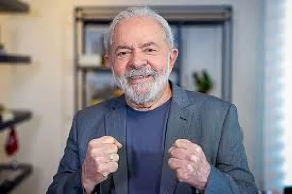 Lula da Silva tiene 48% de intención de voto en primera vuelta, según una encuesta