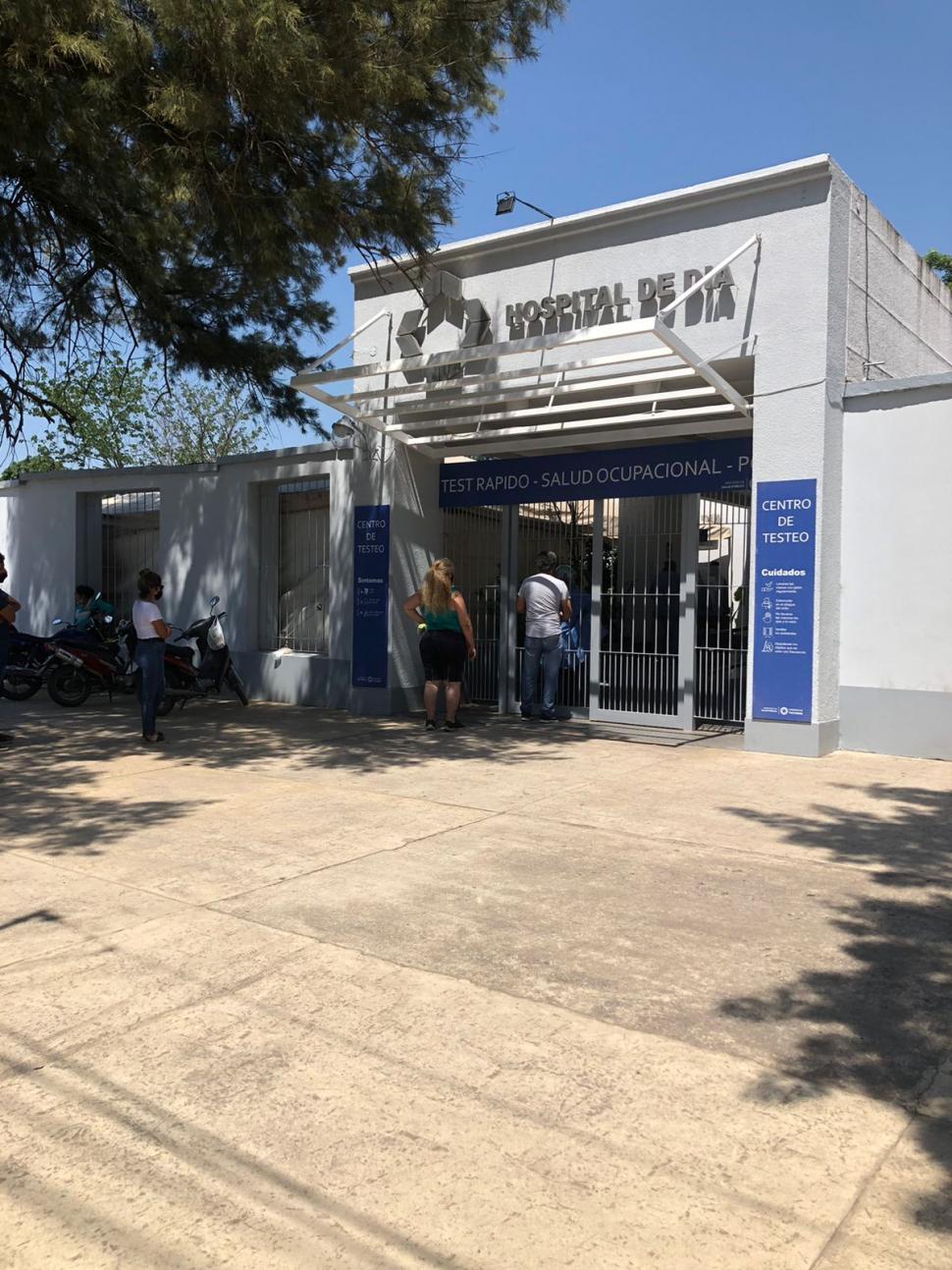 HOSPITAL DE DÍA. Se dan turnos para evitar las aglomeraciones. la gaceta / fotos de paula cavanna