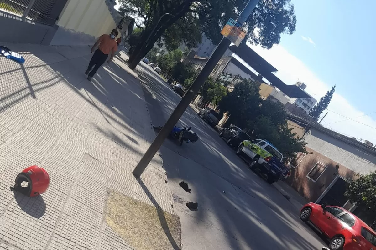 Un motociclista se desvaneció cuando circulaba por barrio Sur y murió