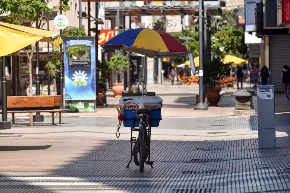 Mercancía de temporada: la venta callejera se adapta al clima