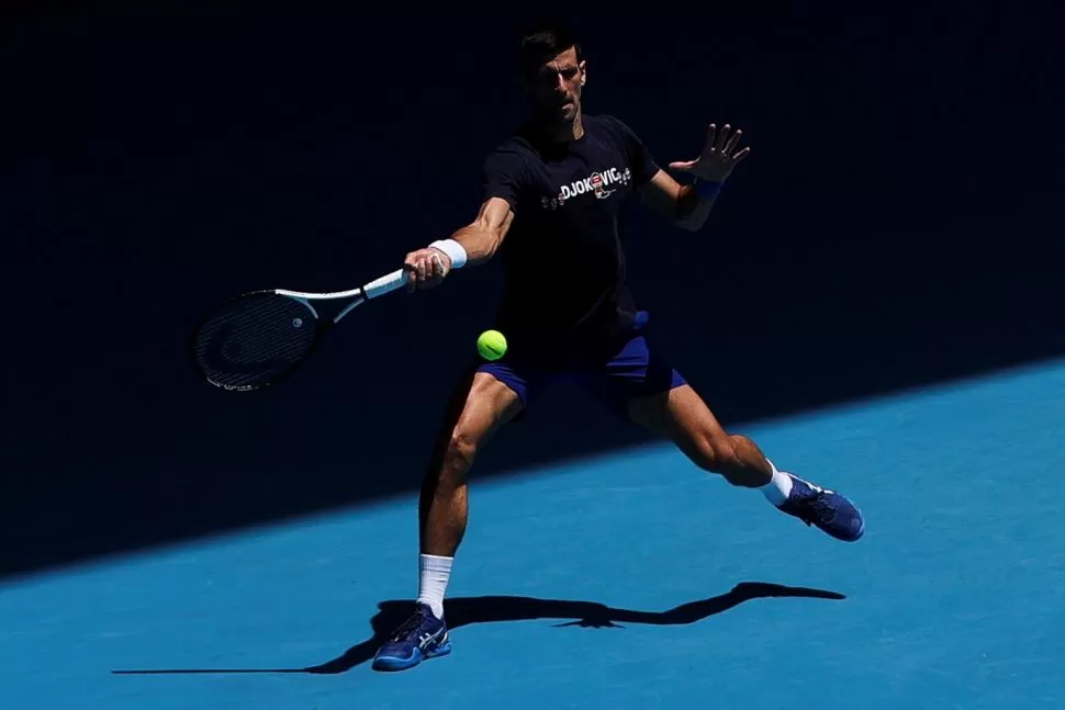 CONTRA LAS CUERDAS. A Djokovic se le complicó el panorama y sería deportado hoy de Australia. 