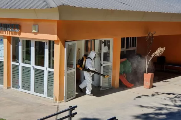 Estamos intensificando el trabajo de desinfección en los nodos de testeo y vacunación de toda la provincia