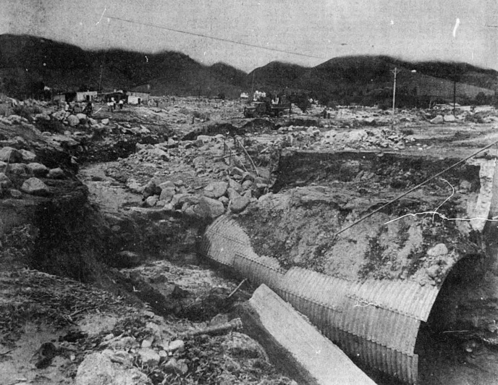 IMPRESIONANTE. Una de las tantas imágenes que muestran el destructivo paso del arroyo El Blanquito en Tafí del Valle. 