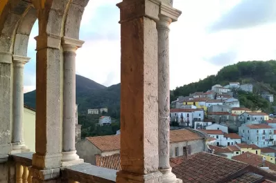 Una región de Italia ofrece hasta 33.000 dólares a jóvenes que quieran vivir allí