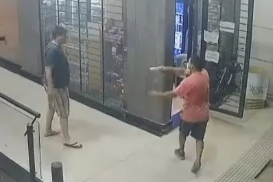 Lo balearon para robarle en un drugstore de La Madrid al 1.200