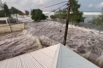 Un tsunami amenaza las costas de Chile, según las autoridades del país vecino