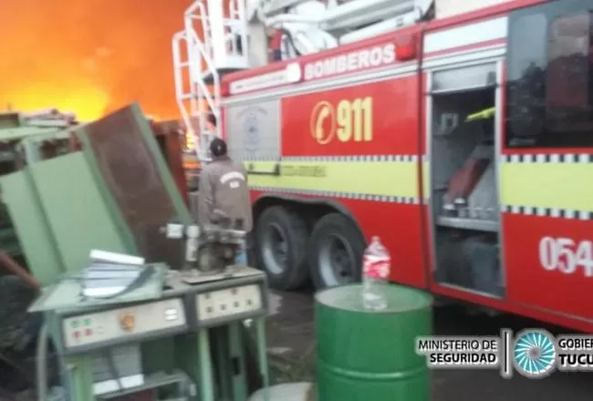 Un incendio en Pozo del Alto generó miedo en los vecinos
