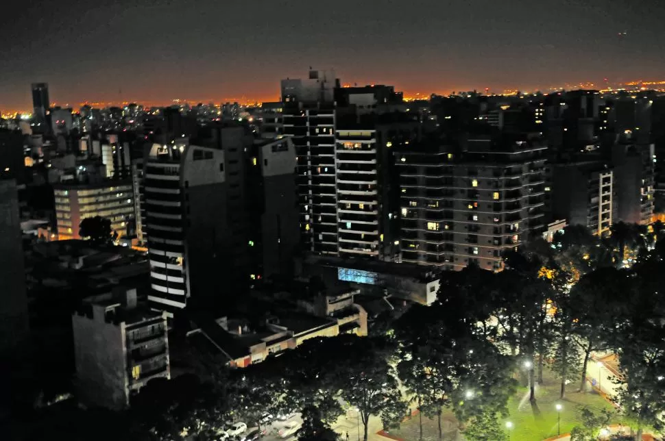 CONMOCIONANTE AMANECER. El lunes, a las 5, un sismo con epicentro en Trancas sacudió a la provincia. En la Capital causó conmoción.  
