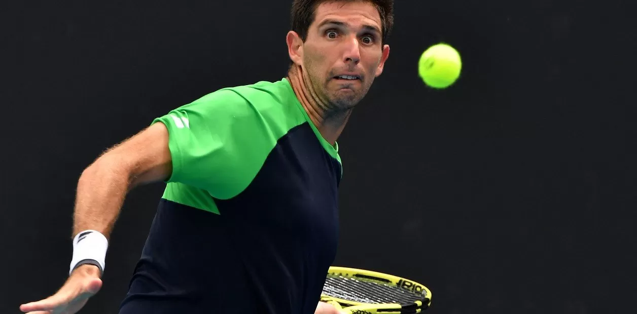 Delbonis no pudo con Pedro Martínez.