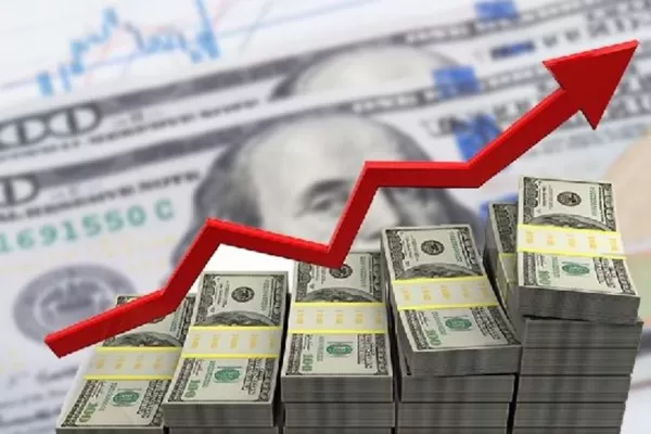 El dólar blue se negocia en $ 211 y quiebra un nuevo récord