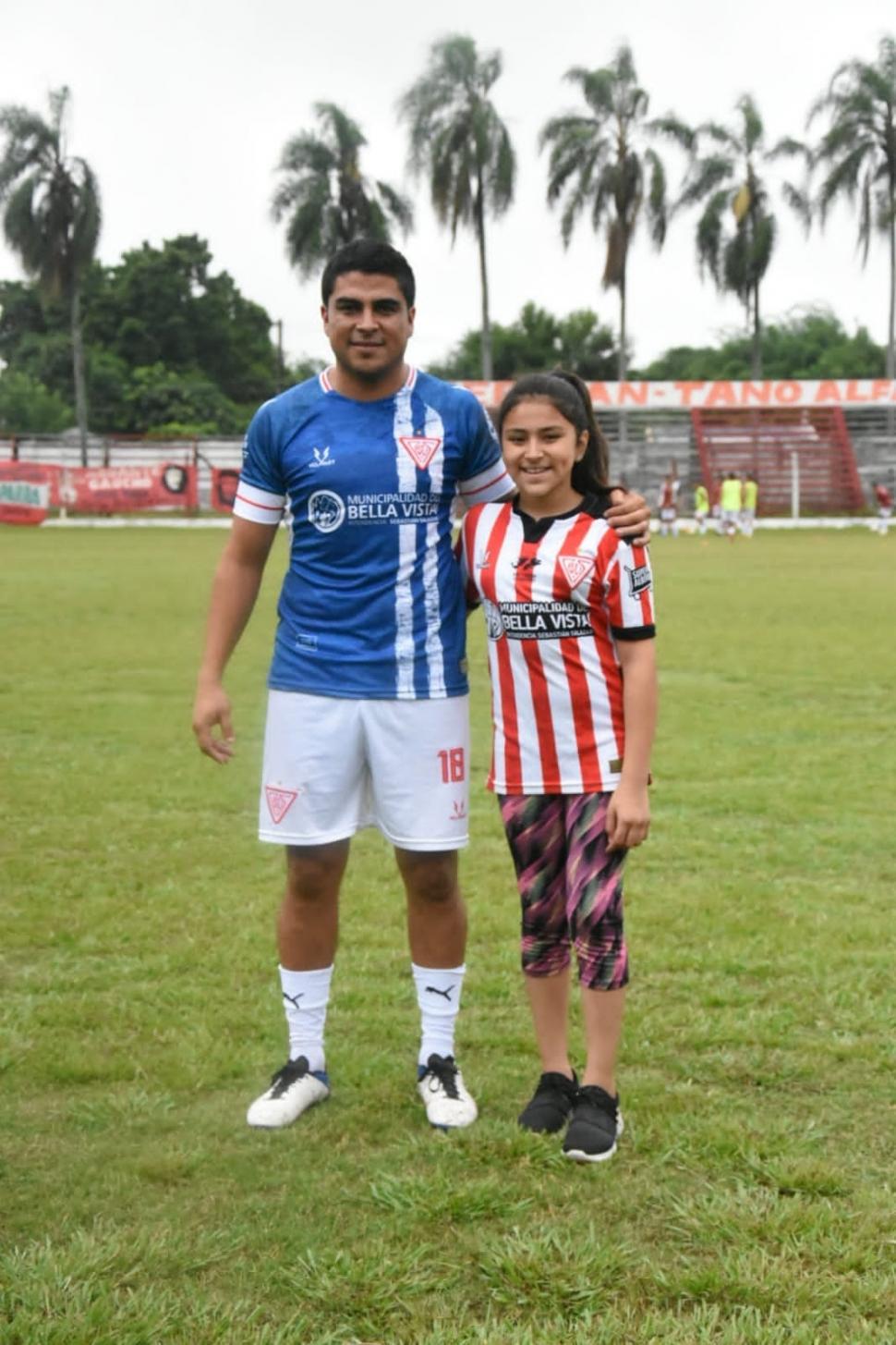 APOYO INCONDICIONAL. José Lorenzo Medina junto a su hija Pilar, de nueve años. prensa bella vista