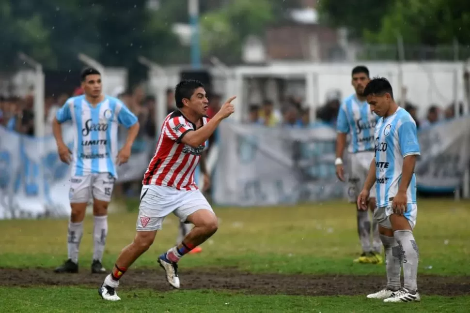 EL MÁS GRITADO. Al minuto 93 y con la espalda, José Lorenzo Medina marcó el gol a Atlético Concepción que le permitió al “Gaucho” clasificarse al Federal Amateur. la gaceta / foto de diego aráoz (archivo)