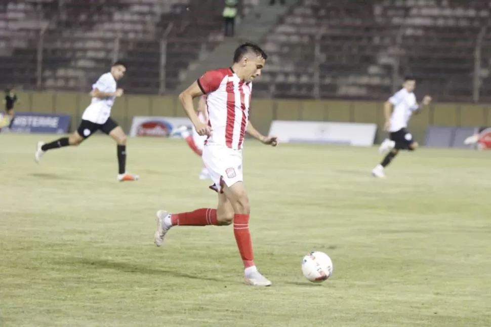 ´EL MÁS DESTACADO. En un partido sin sobresaltos, el mediocampista Federico Jourdan pudo desequilibrar por derecha. prensa san martin