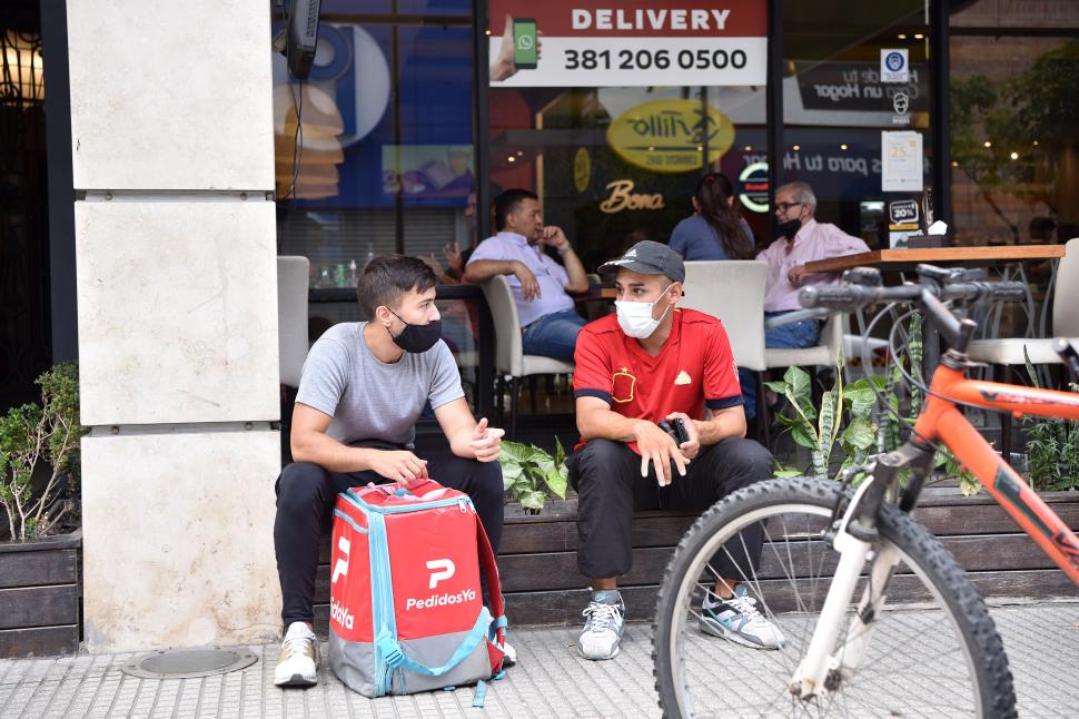 UNA PAUSA CON RESPIRO. Aguardar por el “pedido” es una instancia para tomar un descanso antes volver a pedalear.