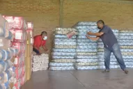 Tras perder todo por la tormenta, recibieron alimentos, colchones y camas