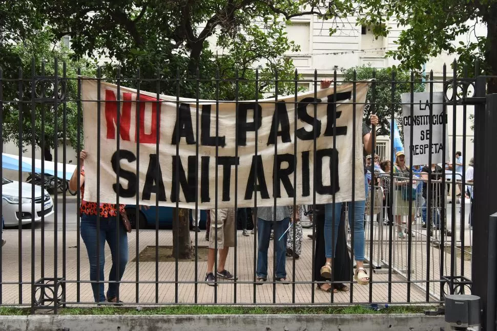 ¿MOVIDA PLANIFICADA? Desde el lunes, ciudadanos de entre 25 y 40 años, sin representación alguna realizaron unos 25 pedidos por jornada. la gaceta / foto de Analía Jaramillo (archivo)