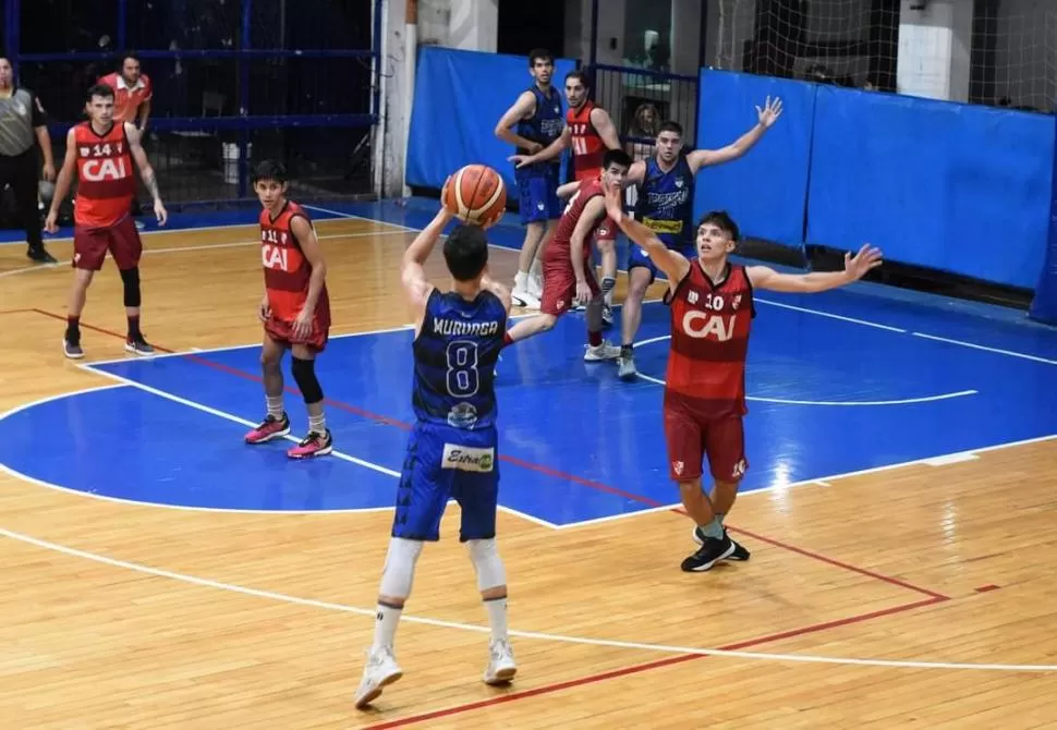 INTENSIDAD Y EXPERIENCIA. Independiente, con su propuesta con un plantel joven, se medirá ante Belgrano, que tiene más bagaje en este tipo de torneos.  