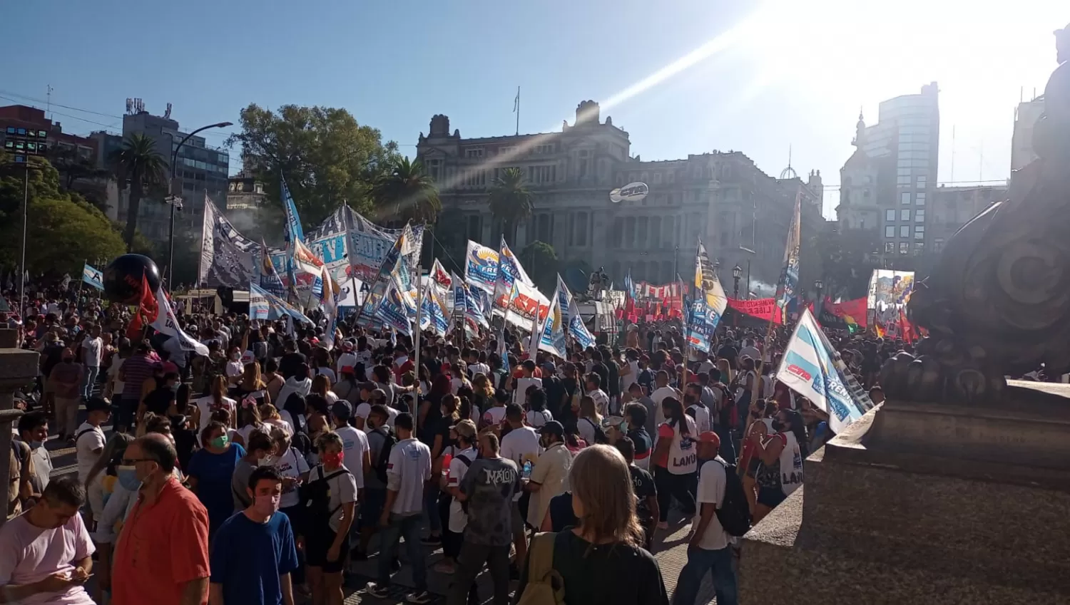 MARCHA 1F. Dirigentes, gremialistas, abogados y actores se movilizan contra la Corte de la Nación.