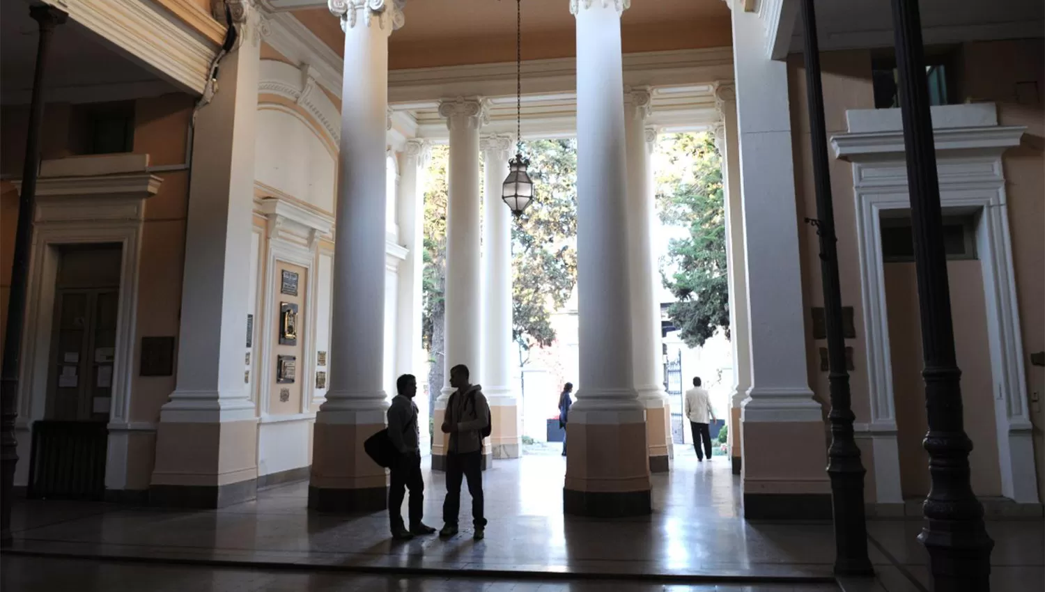 BENEFICIO. La Nación amplía becas para estudiantes universitarios.