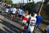 Desorganización y calor en la previa del duelo entre Argentina y Colombia