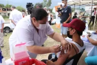 Reducen a cuatro meses el tiempo para la aplicación de la tercera dosis a chicos de 12 años en adelante