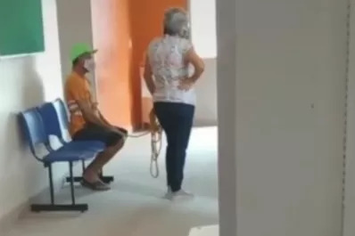 Una mujer ató a su pareja para que se vacune contra la covid-19