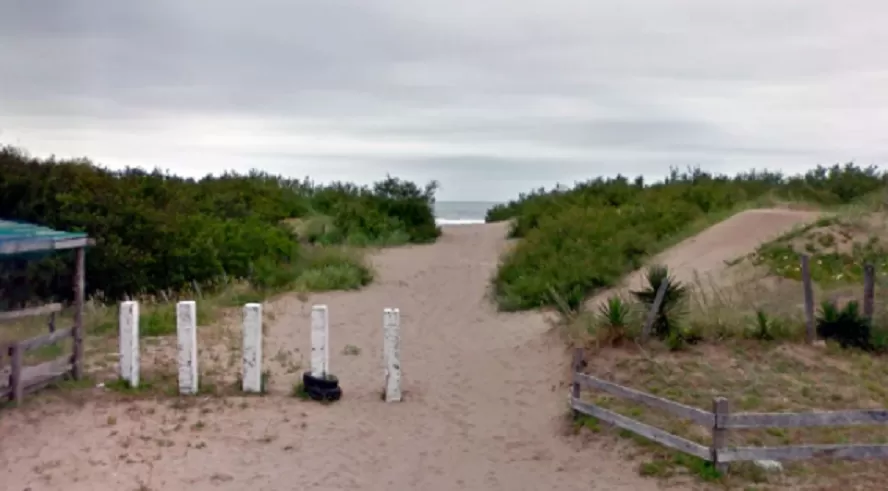 La tragedia ocurrió en la playa ubicada entre las calles Yate Fortuna y Chiriguano (Google Street View)